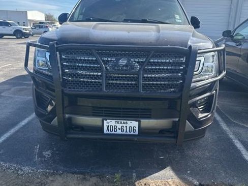 Used 2021 Ford Expedition Max XLT image 2
