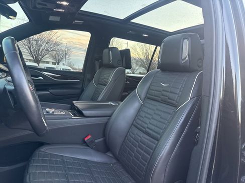 Used 2024 Cadillac Escalade ESV Sport Platinum w/ LPO, ONYX Package image 16