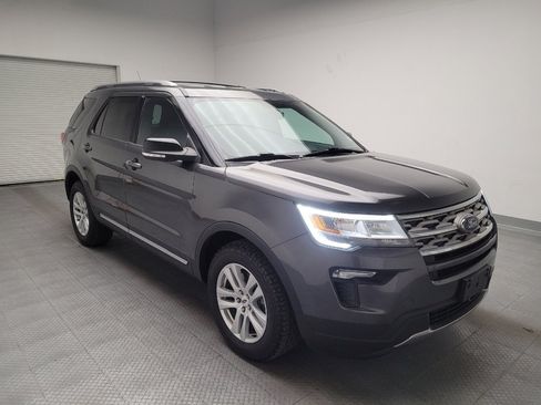 Used 2018 Ford Explorer XLT w/ Equipment Group 201A image 13