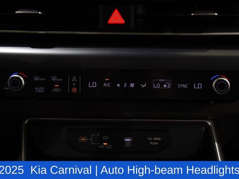 Used 2025 Kia Carnival FWD image 17
