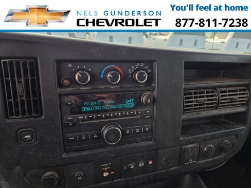 Used 2018 Chevrolet Express 3500 RWD image 15
