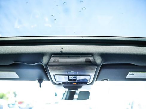 New 2026 Volkswagen Tiguan SE R-Line image 33