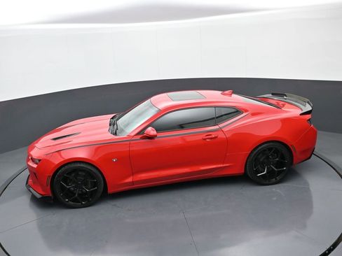 Used 2016 Chevrolet Camaro SS RWD image 31