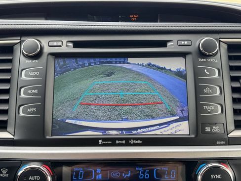 Used 2017 Toyota Highlander SE AWD/4WD image 22