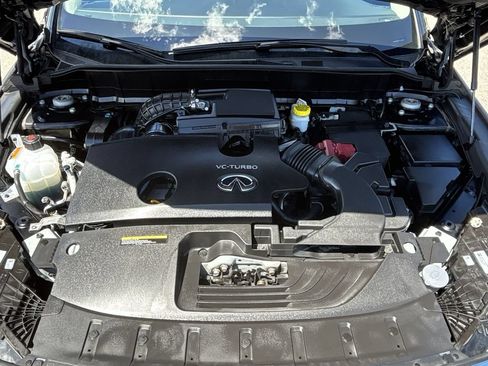 Certified 2025 INFINITI QX50 Luxe w/ Accent Package AWD/4WD image 18