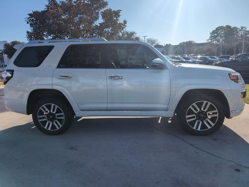 Used 2022 Toyota 4Runner Limited image 11