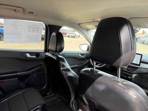 Used 2024 Ford Escape SE w/ Class II Trailer Tow Package FWD image 48