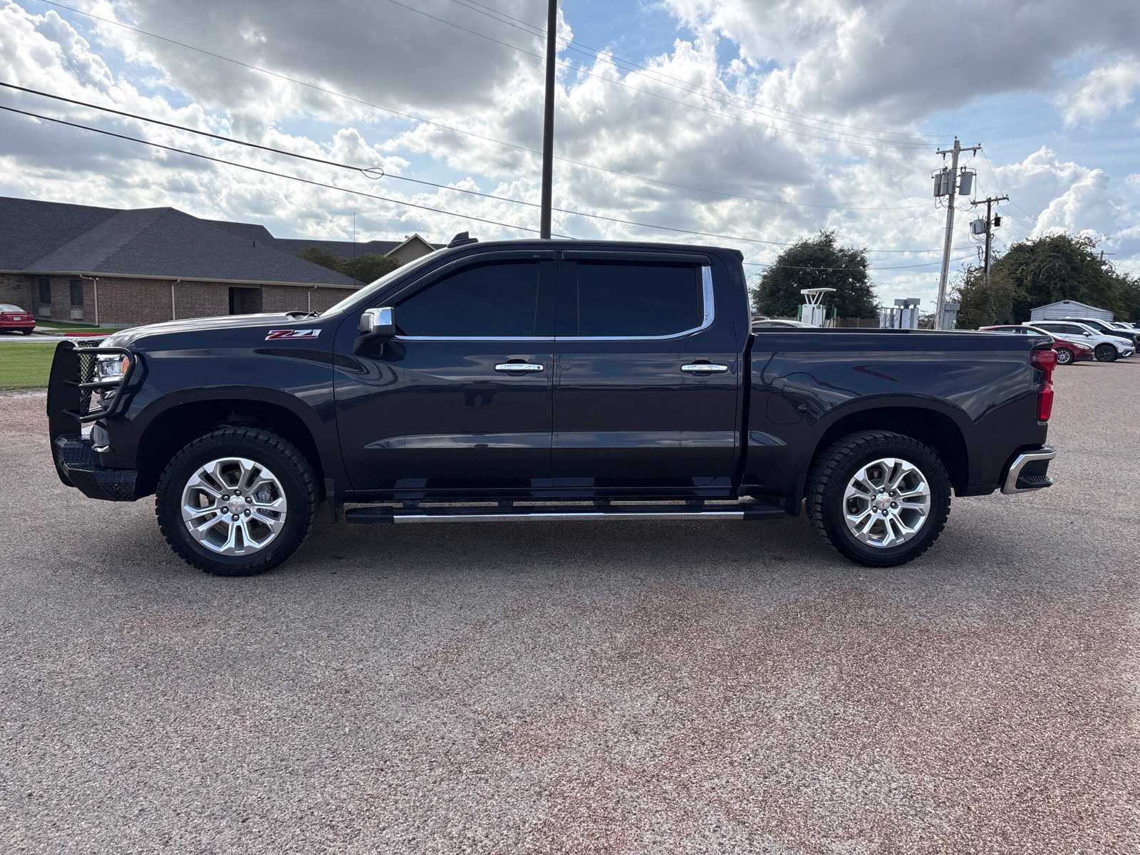 Used 2024 Chevrolet Silverado 1500 LTZ w/ LTZ Convenience Package II AWD/4WD image 2