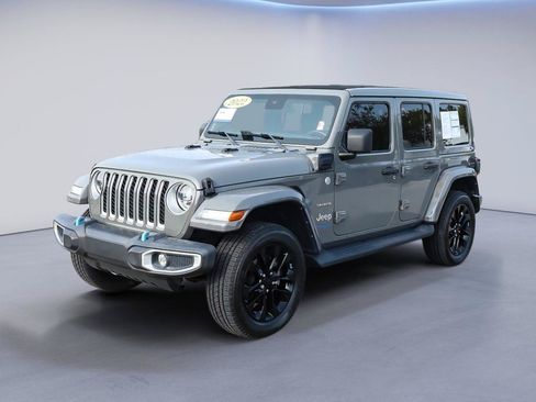 Used 2022 Jeep Wrangler Unlimited Sahara w/ Cold Weather Group AWD/4WD image 2