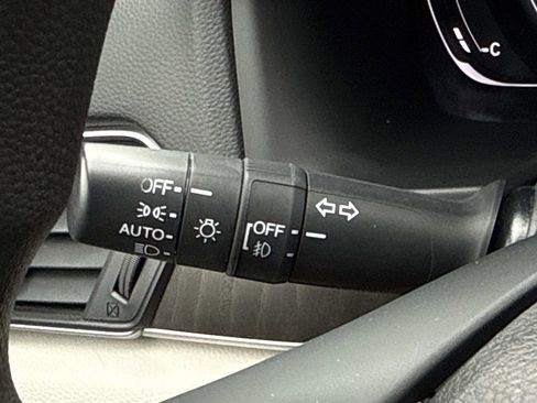 Used 2019 Honda Accord EX image 23