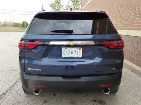 Used 2022 Chevrolet Traverse LT FWD image 9