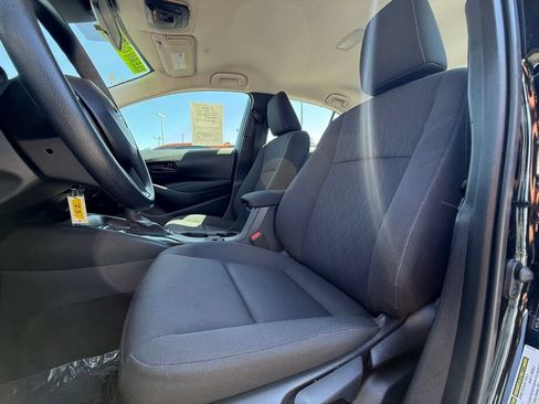 Used 2025 Toyota Corolla LE FWD image 33