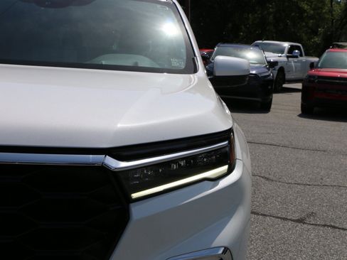Used 2023 Honda Pilot Elite image 13