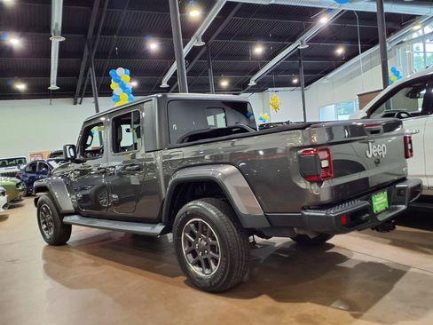Used 2020 Jeep Gladiator Overland AWD/4WD image 4