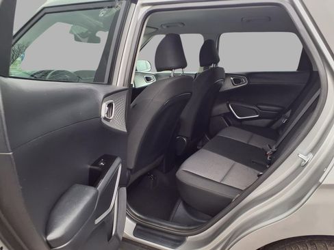 Used 2025 Kia Soul LX w/ LX Technology Package image 22