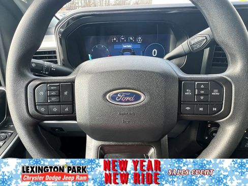 Used 2025 Ford F250 XLT w/ Black Appearance Package image 13