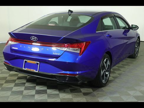 Used 2023 Hyundai Elantra Limited FWD image 13