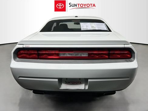 Used 2014 Dodge Challenger R/T image 5