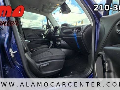 Used 2017 Jeep Renegade Altitude FWD image 19
