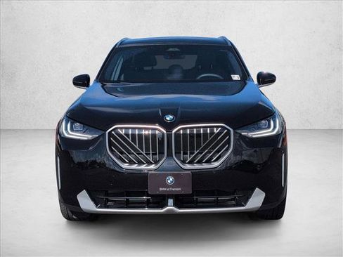 Used 2025 BMW X3 xDrive30i w/ Premium Package image 2