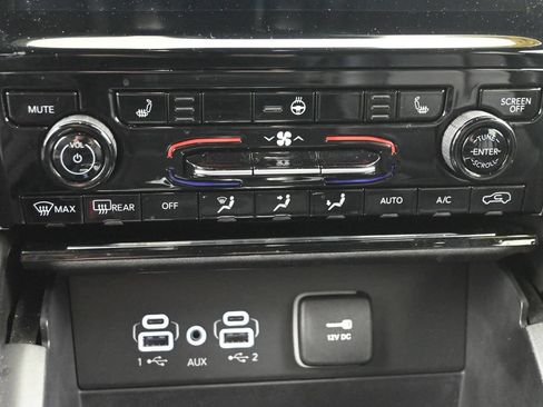Used 2023 Jeep Grand Cherokee Limited AWD/4WD image 19