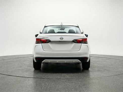 Used 2025 Nissan Versa SV FWD image 7