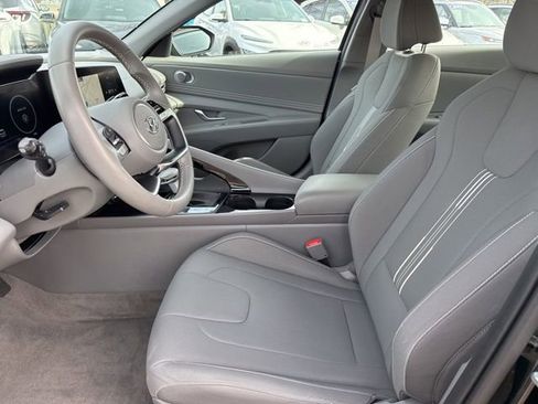 Certified 2023 Hyundai Elantra SEL w/ Convenience Package image 21