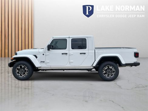 New 2025 Jeep Gladiator Sport w/ Premium Package image 6