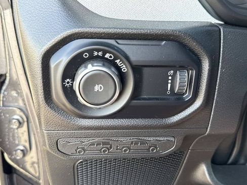 Used 2025 Jeep Wrangler Unlimited Sport AWD/4WD image 28