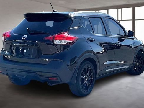 Used 2020 Nissan Kicks SR w/ SR Premium Package FWD image 4