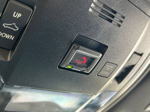 Used 2024 Lexus IS 300 w/ Comfort Package RWD image 33