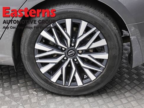 Used 2023 Nissan Altima 2.5 SV FWD image 8