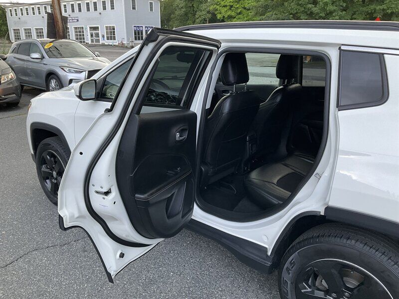 Used 2018 Jeep Compass Latitude AWD/4WD image 13