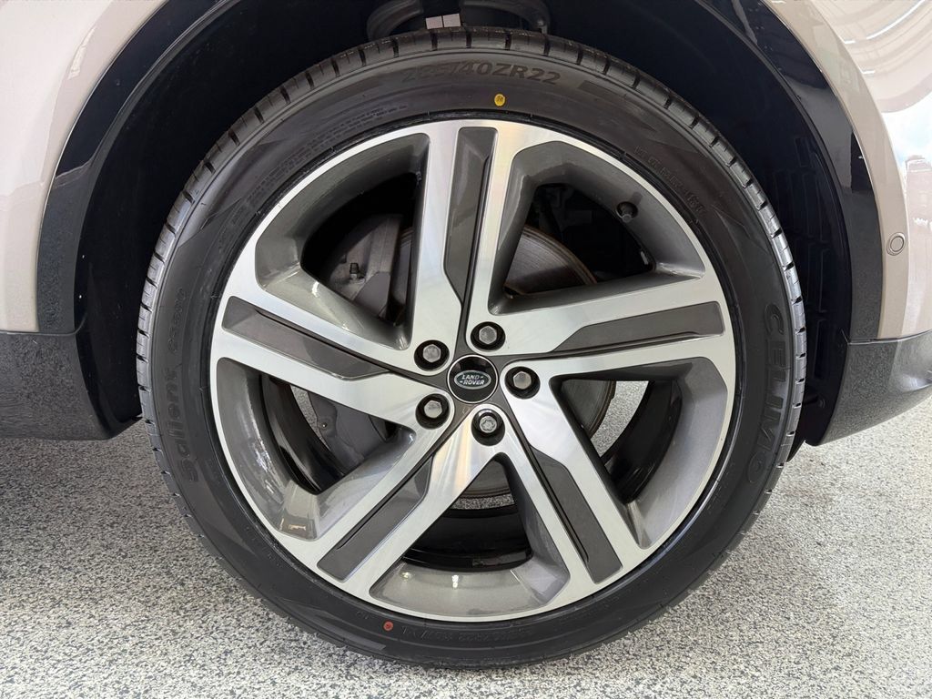 Used 2023 Land Rover Discovery HSE R-Dynamic AWD/4WD image 45