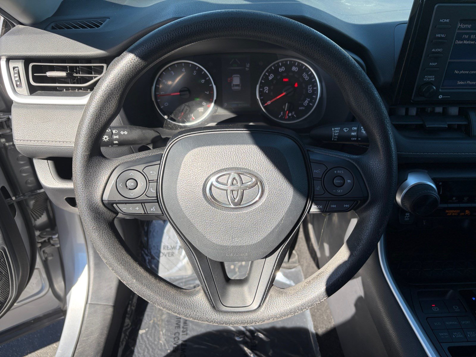 Used 2021 Toyota RAV4 LE w/ Carpet Mat Package (TMS) AWD/4WD image 12