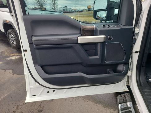 Used 2022 Ford F250 Lariat w/ Lariat Ultimate Package AWD/4WD image 20
