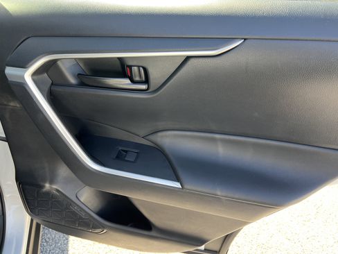 Certified 2024 Toyota RAV4 LE image 28