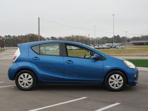 Used 2012 Toyota Prius C One image 12