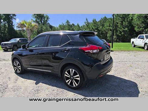 Used 2019 Nissan Kicks SR w/ Exterior Electronics Package FWD image 28