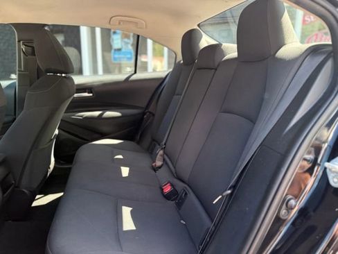 Used 2021 Toyota Corolla LE image 13