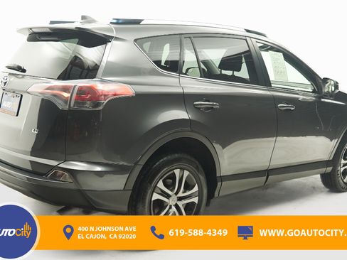 Used 2016 Toyota RAV4 LE FWD image 6