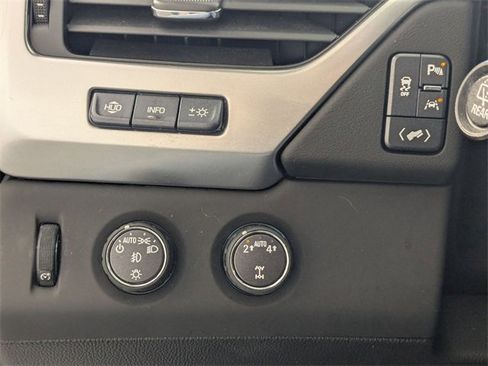 Used 2017 Chevrolet Suburban Premier image 16