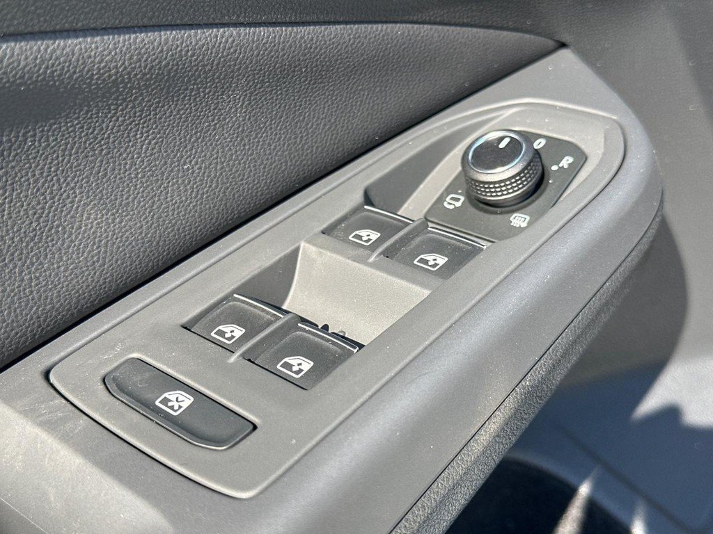 New 2026 Volkswagen GTI SE FWD image 19