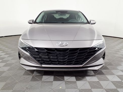 Certified 2023 Hyundai Elantra SE image 2
