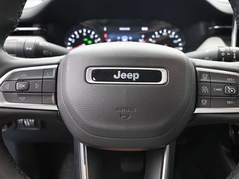 Used 2025 Jeep Compass Limited AWD/4WD image 29