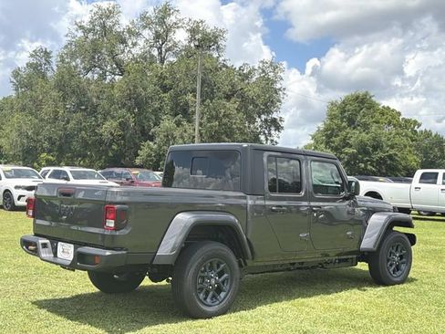 New 2026 Jeep Gladiator Sport AWD/4WD image 6