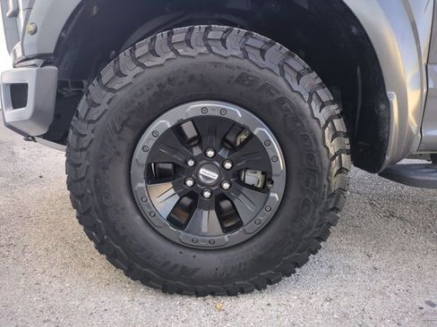 Used 2018 Ford F150 Raptor w/ Equipment Group 802A Luxury image 26