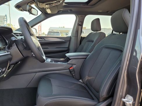 New 2025 Jeep Grand Cherokee L Laredo w/ Luxury Tech Group I image 11