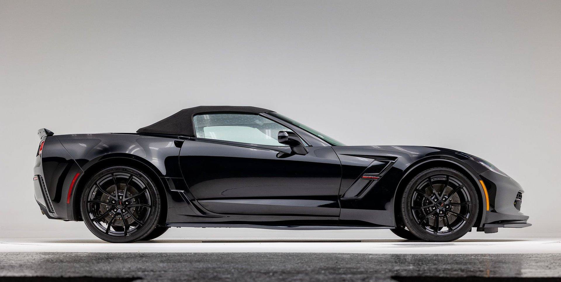 Used 2019 Chevrolet Corvette Grand Sport w/ Carbon Flash Badge Package RWD image 22