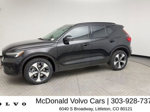 Certified 2023 Volvo XC40 B5 Plus w/ Driver Assist Package AWD/4WD image 6
